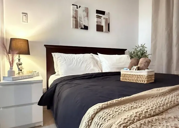 Apartamento Affordable staycation in Azure Parañaque *