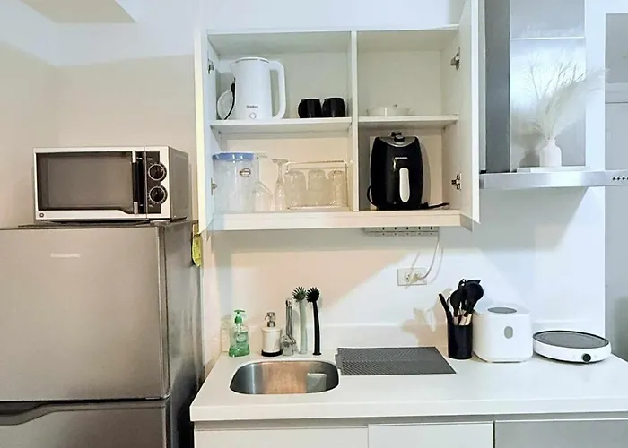 Apartamento Affordable staycation in Azure Parañaque