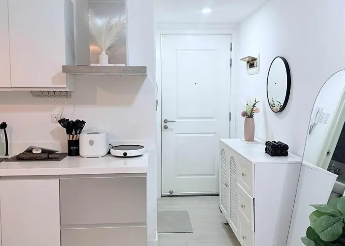 Apartamento Affordable staycation in Azure Parañaque